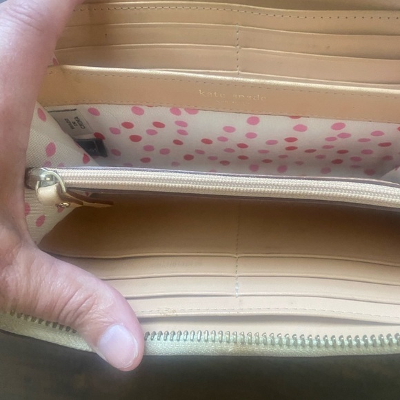 Kate Spade Cream Zip Travel Wallet - Picture 5 of 10